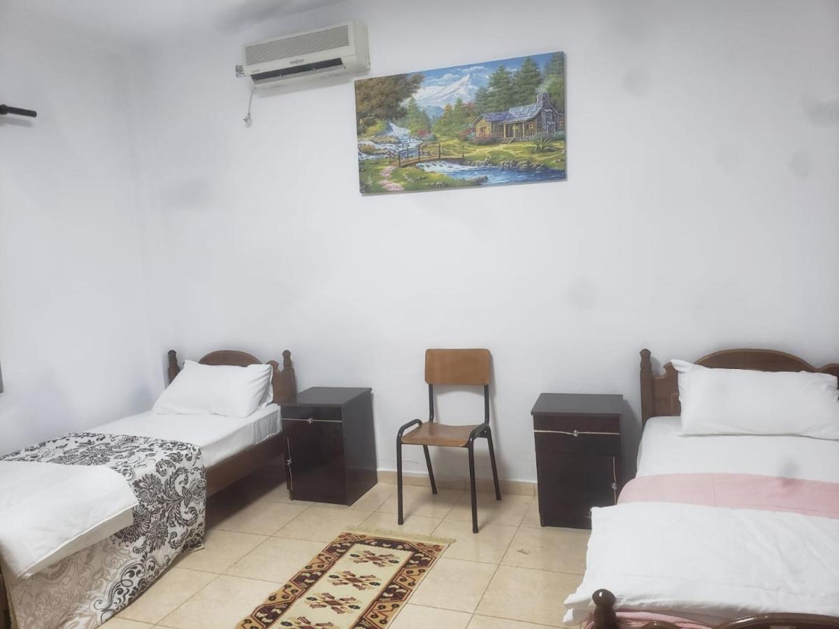 Hostel Split Rock Tirana Exterior photo