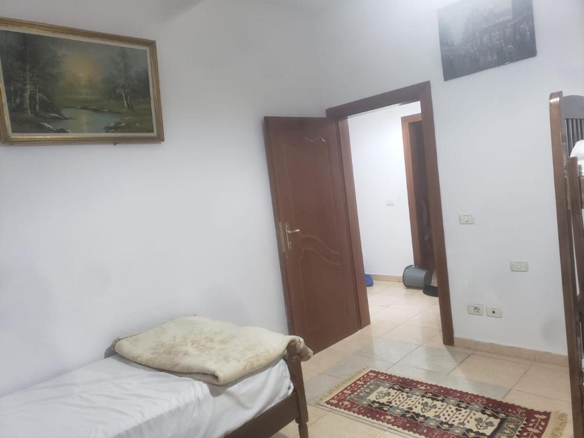 Hostel Split Rock Tirana Exterior photo