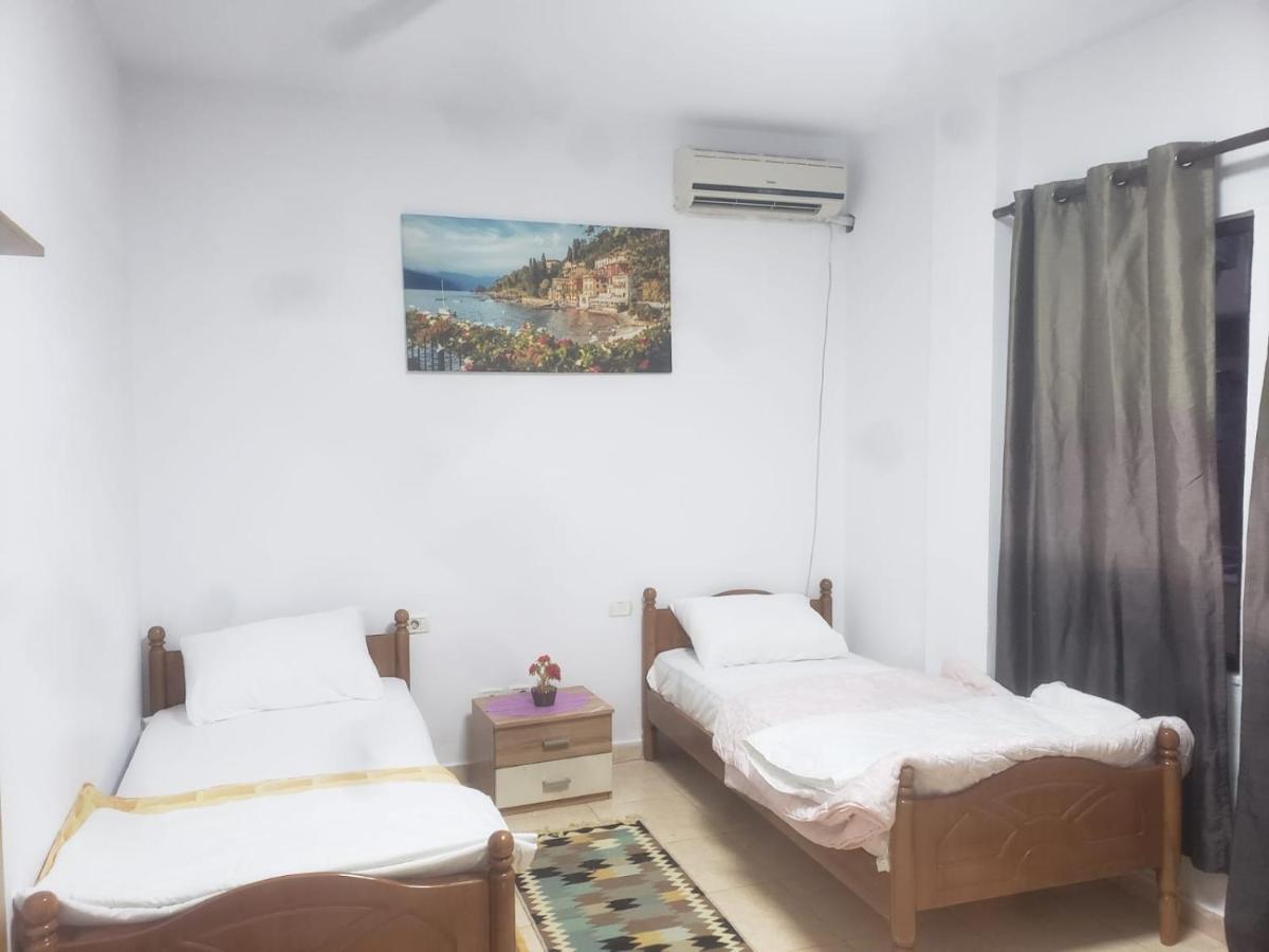 Hostel Split Rock Tirana Exterior photo