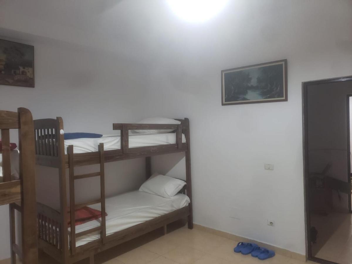 Hostel Split Rock Tirana Exterior photo