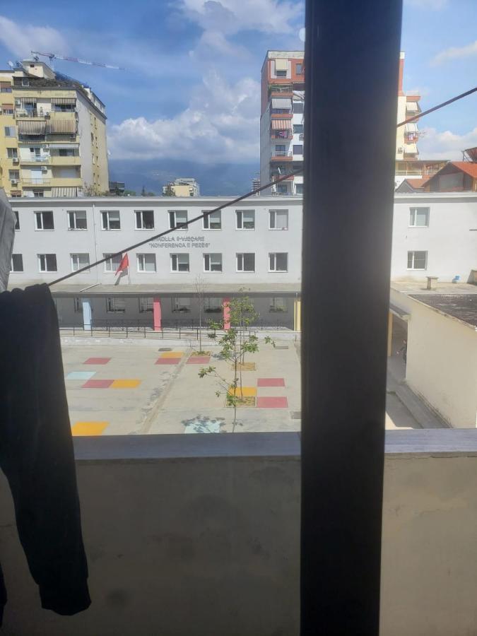 Hostel Split Rock Tirana Exterior photo
