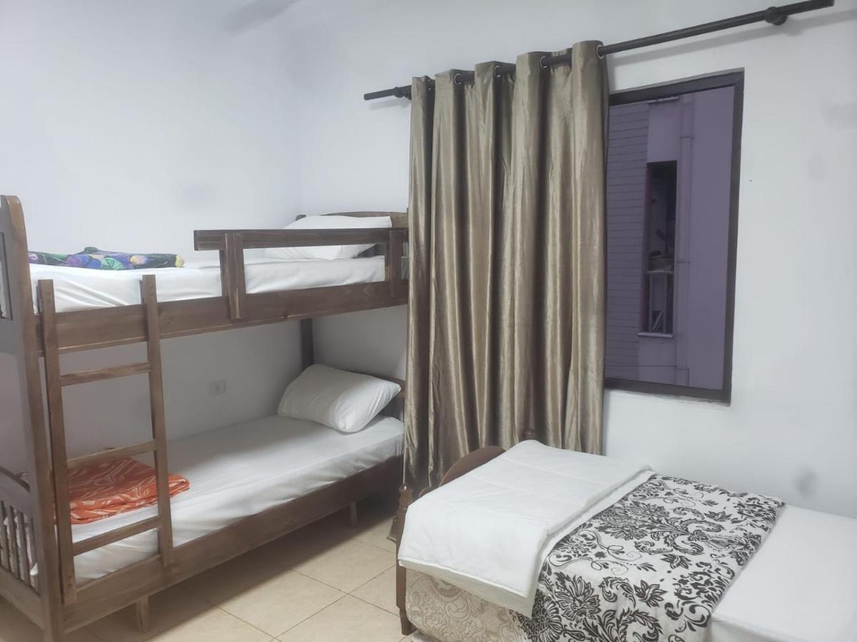 Hostel Split Rock Tirana Exterior photo