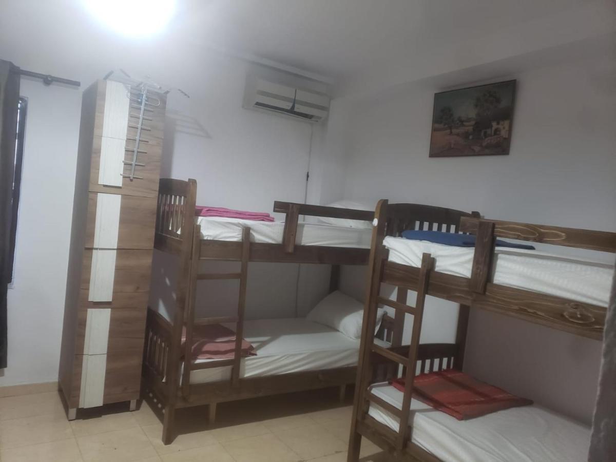 Hostel Split Rock Tirana Exterior photo