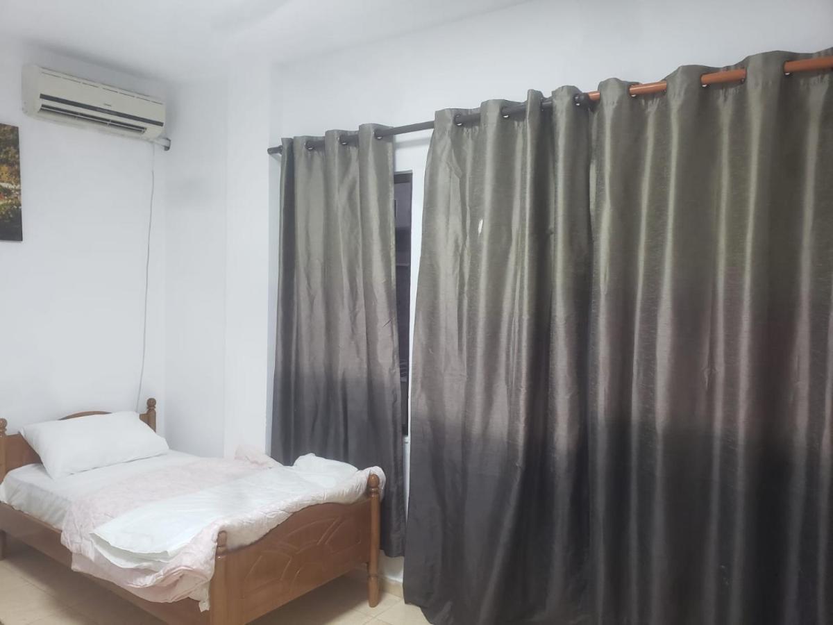 Hostel Split Rock Tirana Exterior photo