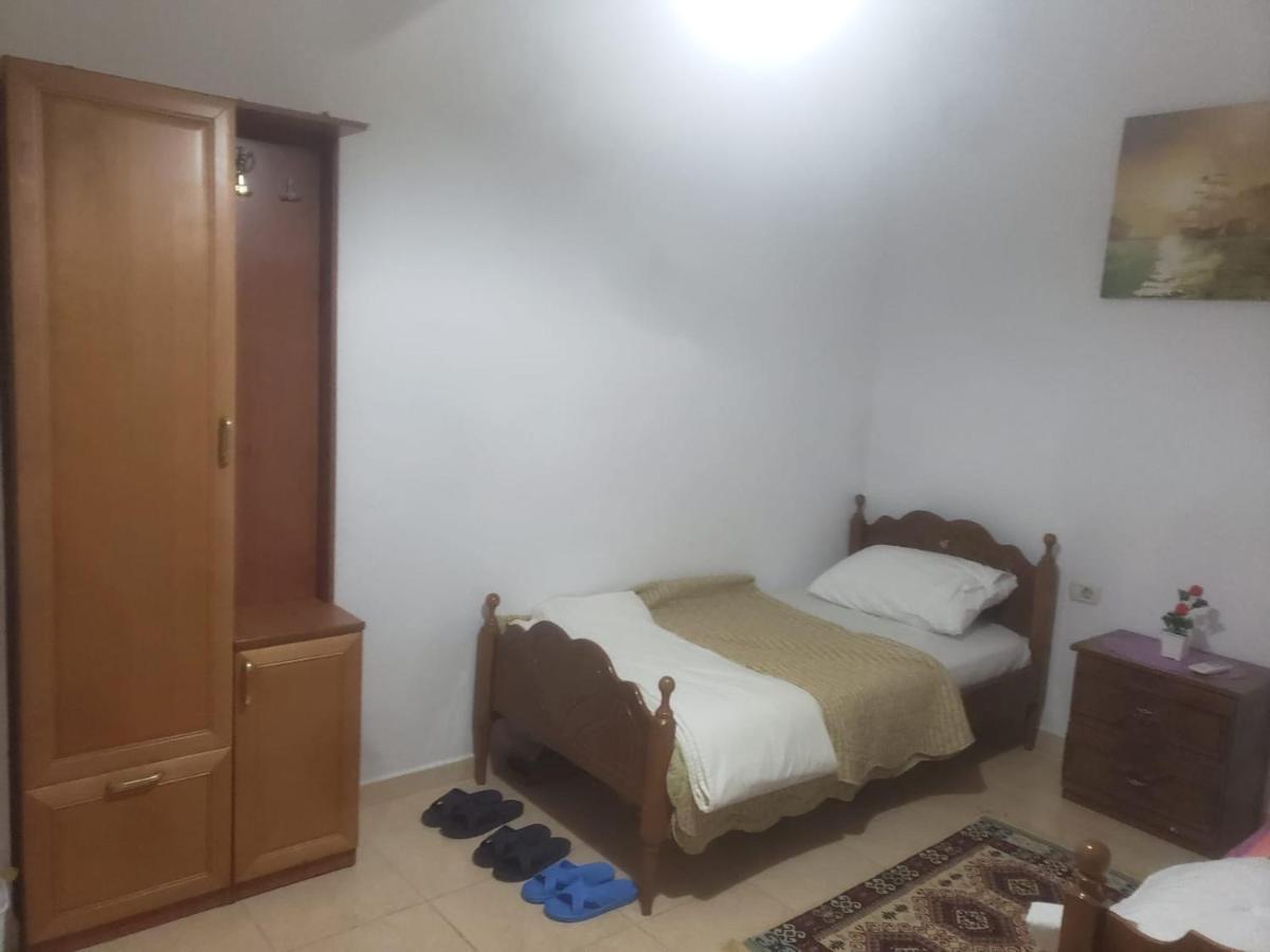 Hostel Split Rock Tirana Exterior photo