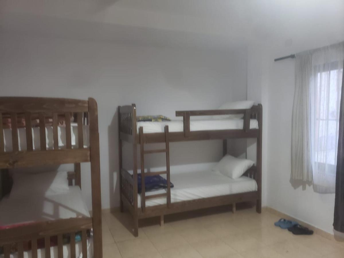 Hostel Split Rock Tirana Exterior photo